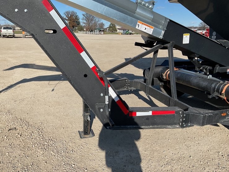 2024-meridian-375rt-image-25