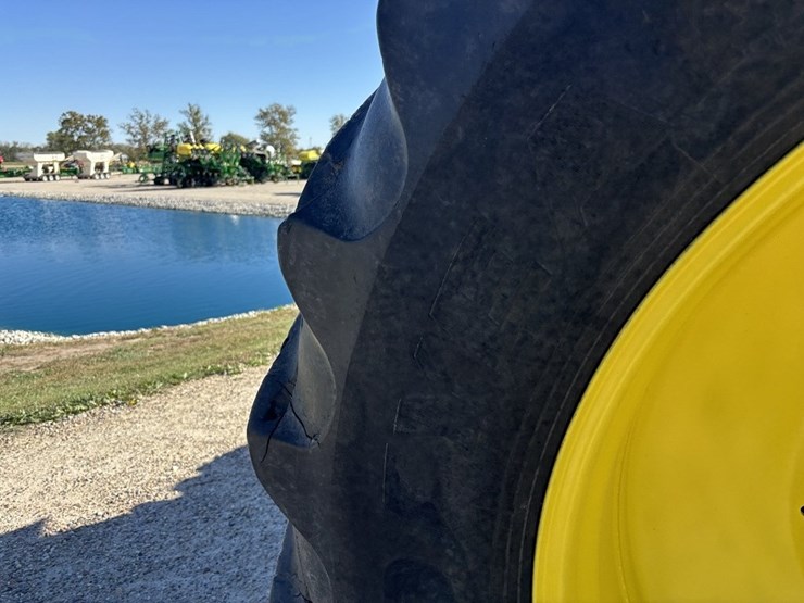 john-deere-8285r-image-21