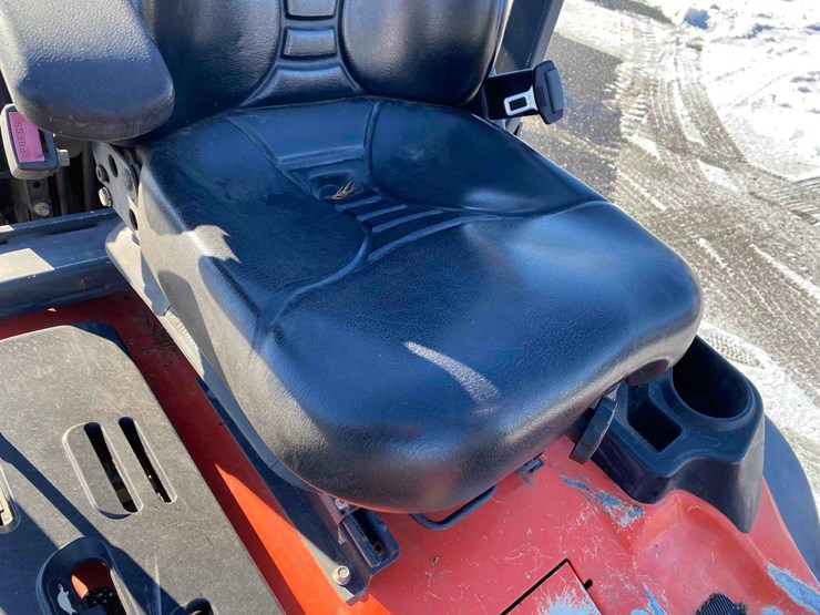 2016-kubota-f3990-image-31