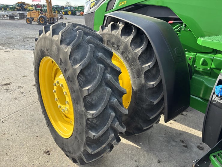 john-deere-8r-370-image-52