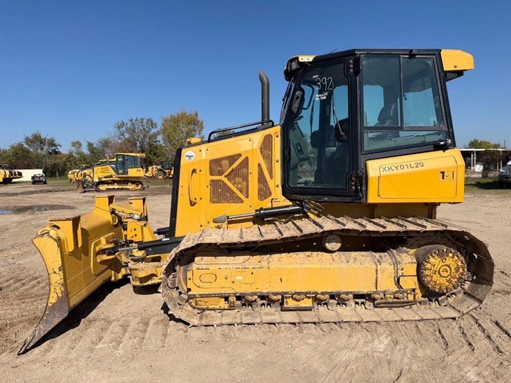 2021-caterpillar-d3-lgp-image-1