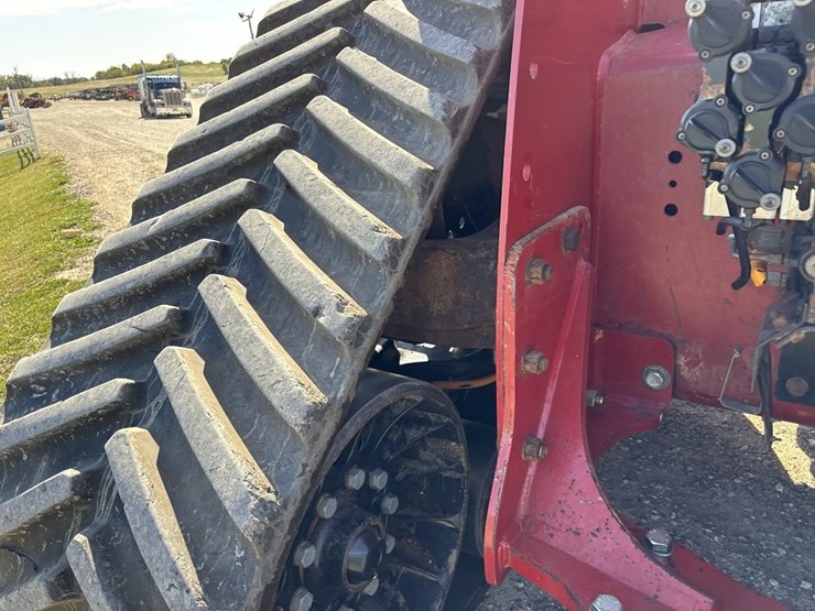 2013-case-ih-600-image-23