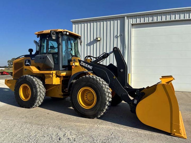 2019-deere-524l-image-1