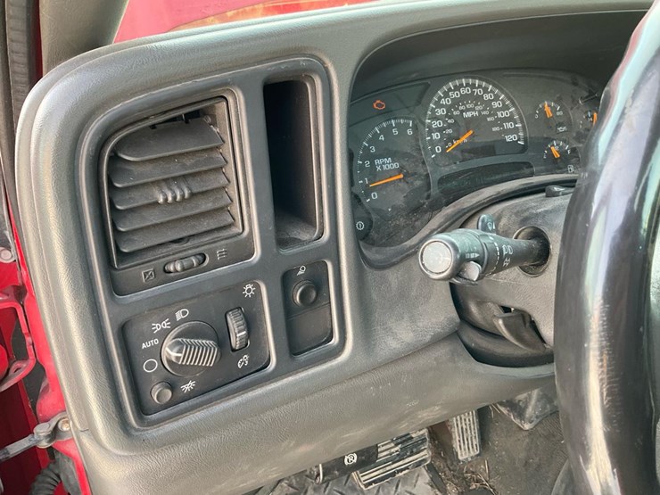 2005-chevrolet-k2500-image-62