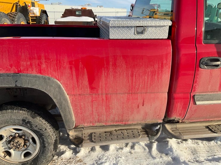 2005-chevrolet-k2500-image-35