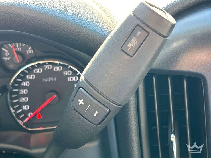 2018-chevrolet-1500-image-16