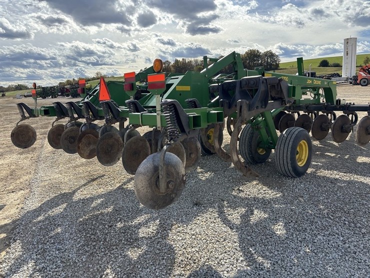 john-deere-2700-image-6