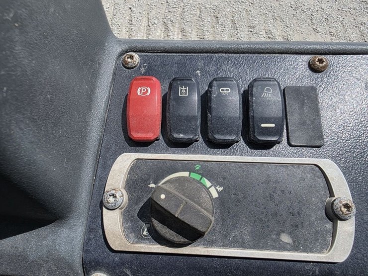 caterpillar-d3k-image-27