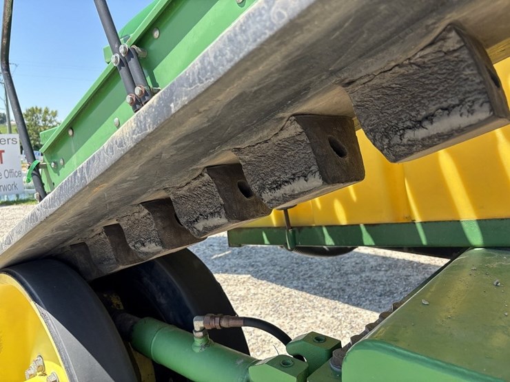 john-deere-8410t-image-41