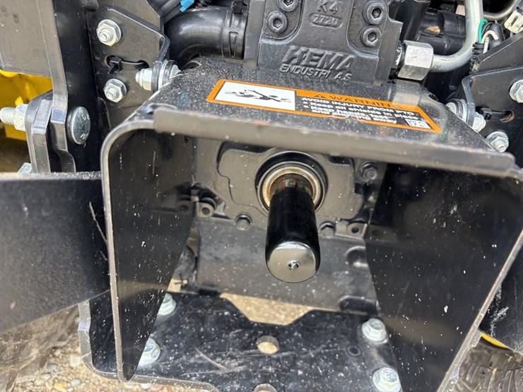 john-deere-1025r-image-24