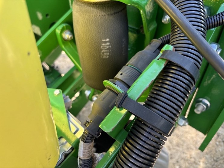 2017-john-deere-1775nt-image-18