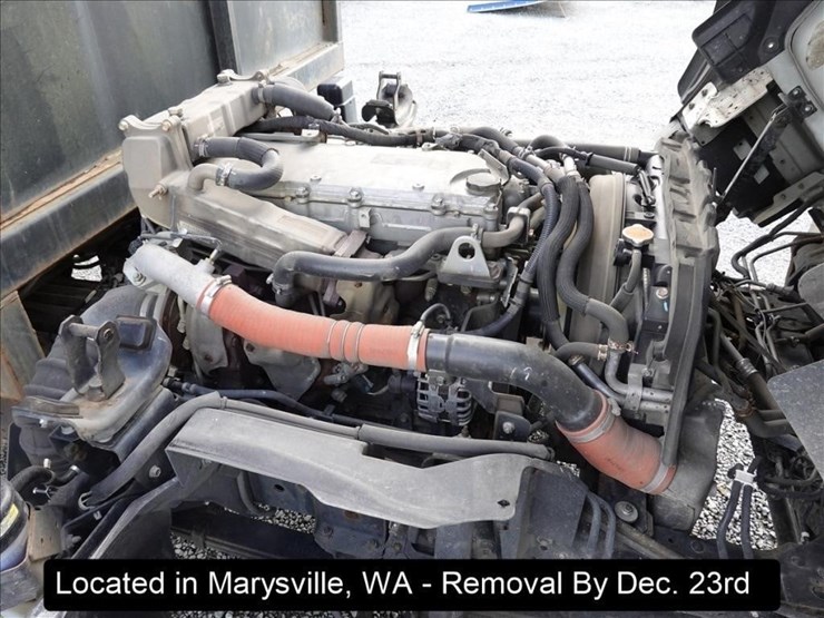 2017-isuzu-nrr-image-6