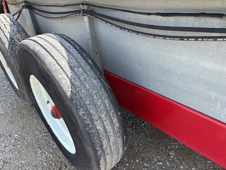 massey-ferguson-3732-image-17