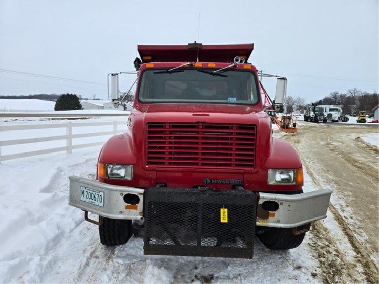 international-4900-image-8