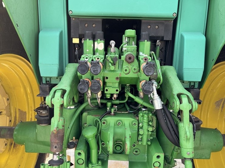 john-deere-7320-image-25