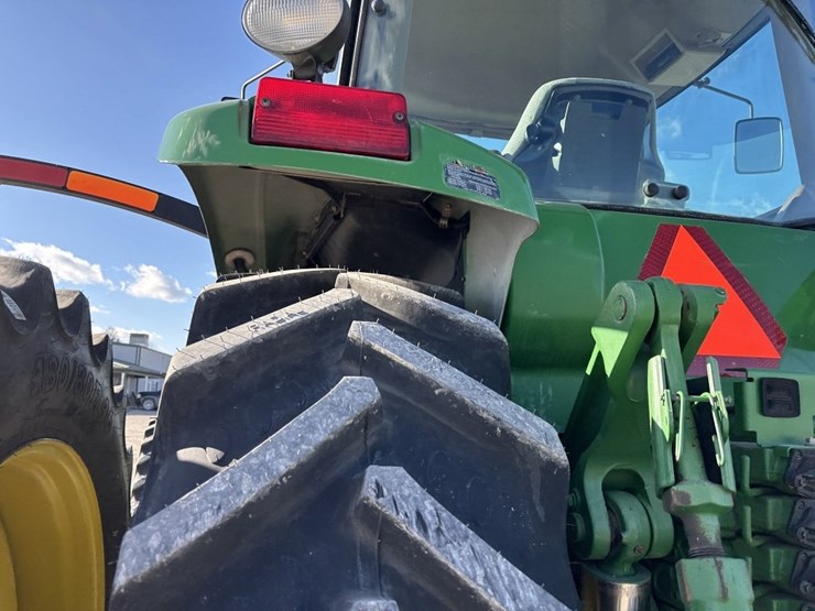 john-deere-8330-image-27