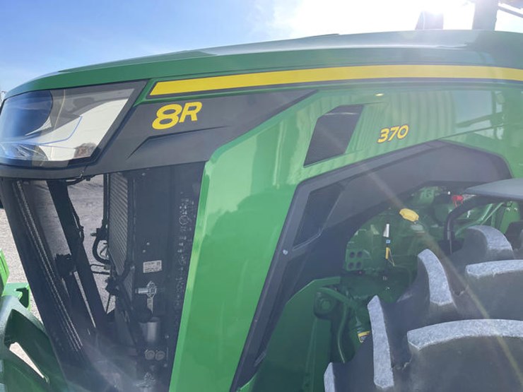 john-deere-8r-370-image-38