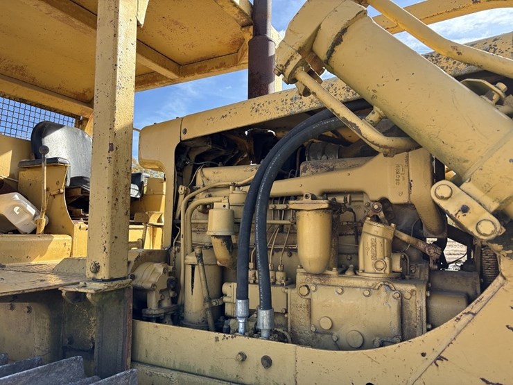 caterpillar-d7-image-15