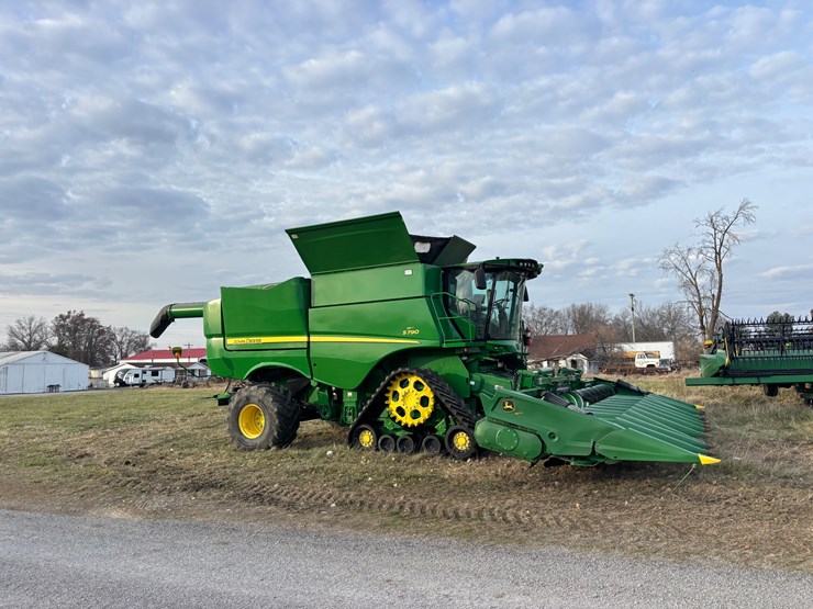 #1561-•-2022-john-deere-c12fc-image-12