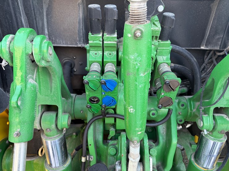 2019-john-deere-r-image-4