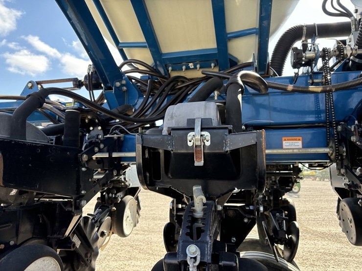 2010-kinze-3660-image-12