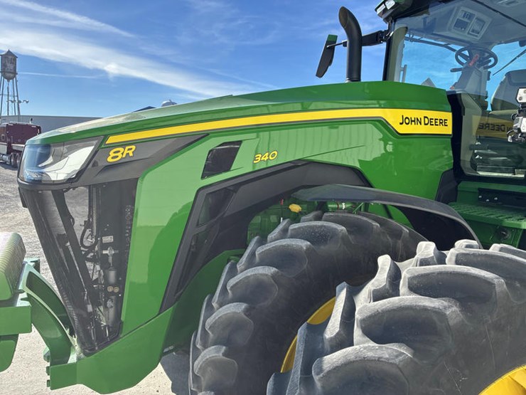 john-deere-8r-340-image-40