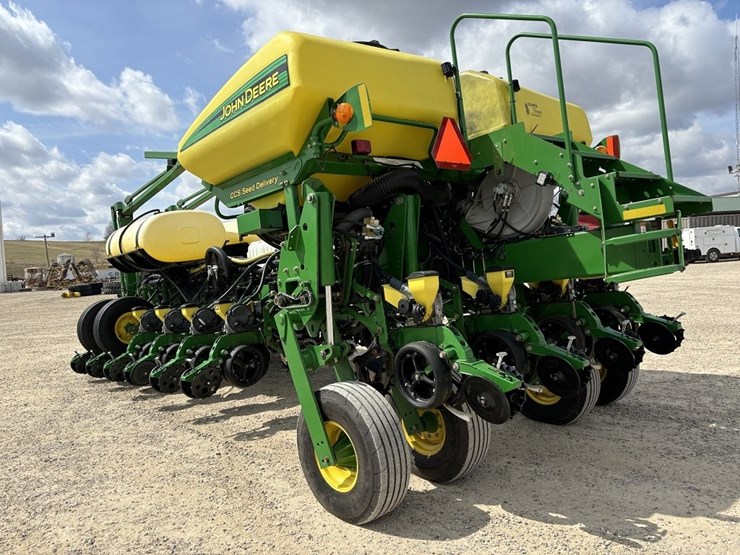 john-deere-1770nt-image-3