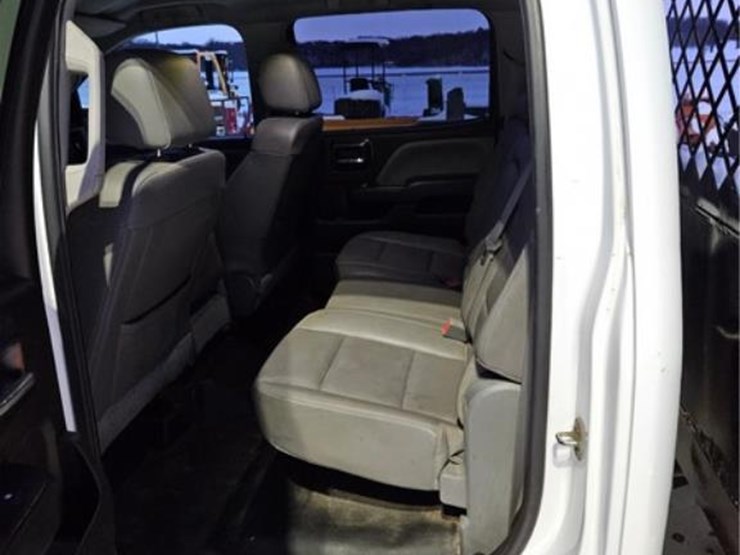 2016-chevrolet-3500hd-image-11