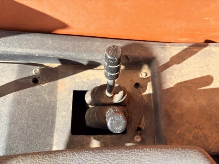 2008-jlg-gl12-55a-telescopic-reach-lift-image-17