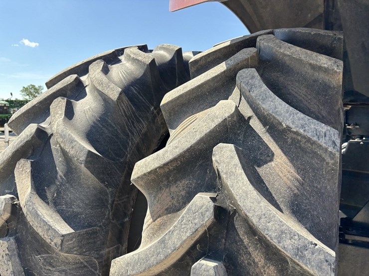 case-ih-magnum-210-cvt-image-24