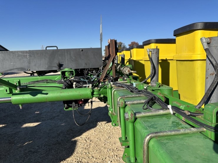 1997-john-deere-1770-image-47