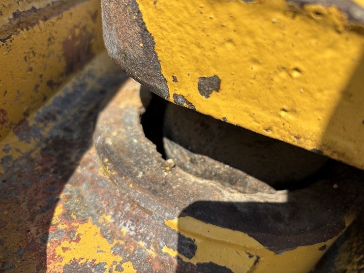 caterpillar-d5m-image-34