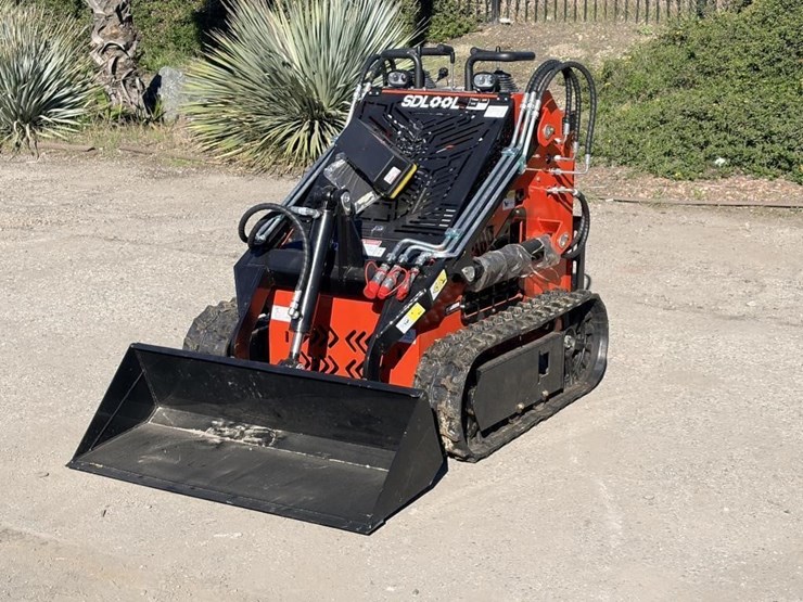 2025-sdlool-sl380-skid-steer-image-1