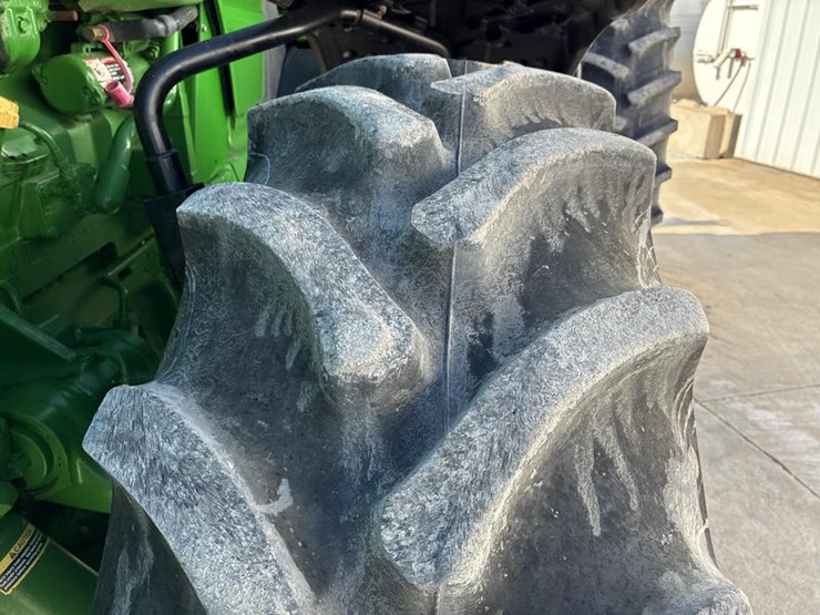 john-deere-8320r-image-46