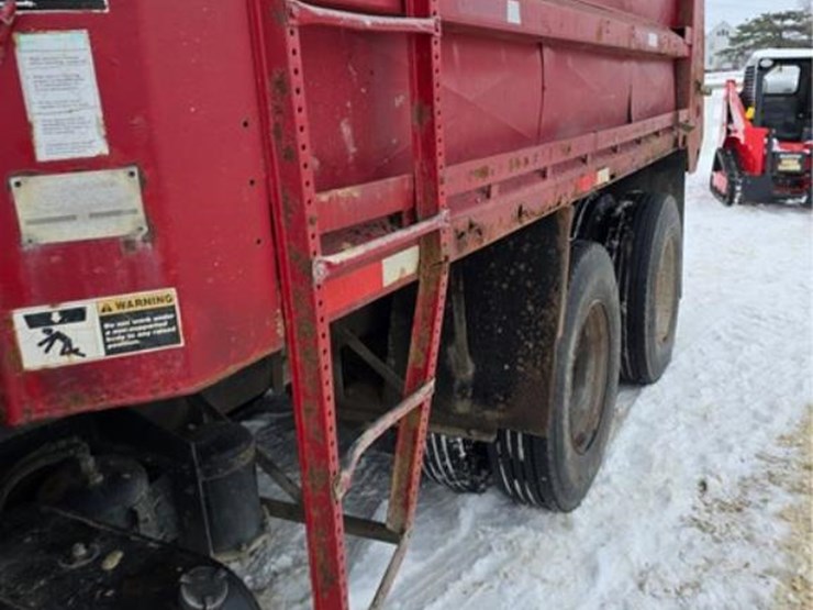 international-4900-image-11