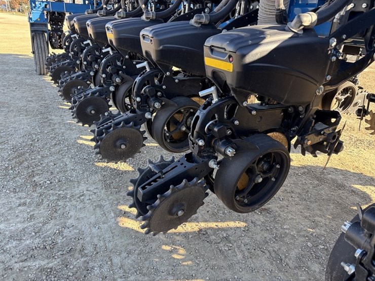 2024-kinze-5900-image-23