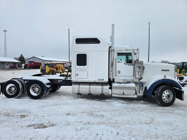 kenworth-w900-image-11