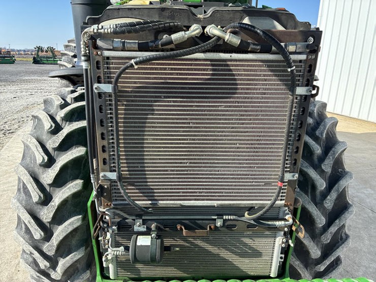 john-deere-8320r-image-41