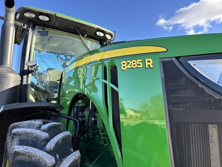 john-deere-8285r-image-11
