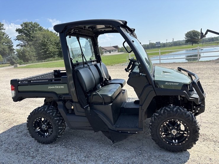 john-deere-gator-image-6