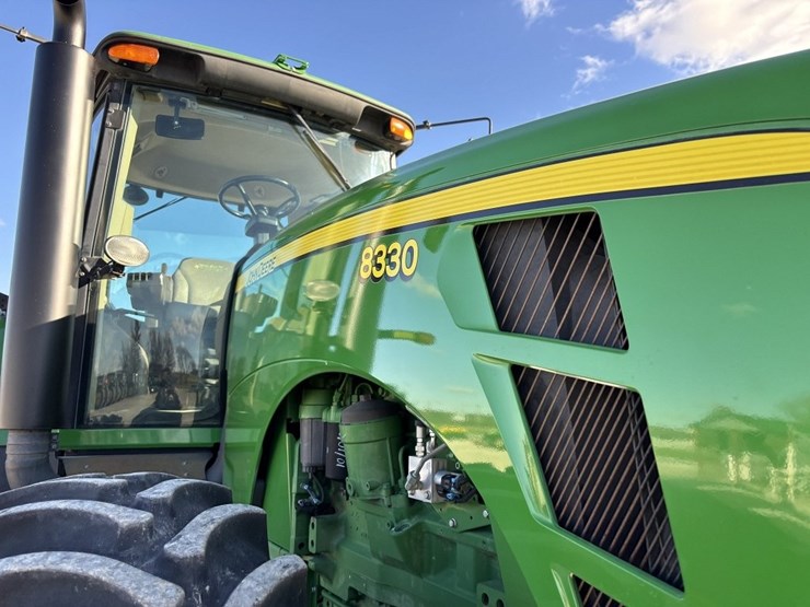john-deere-8330-image-12