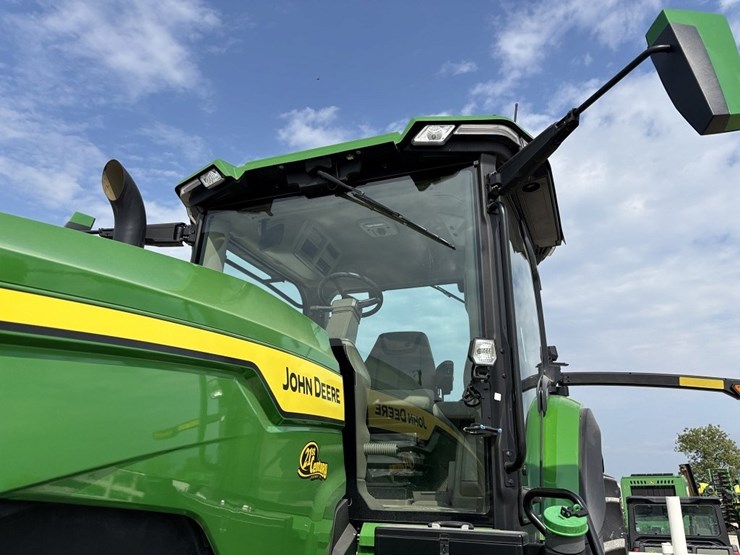 john-deere-8r-250-image-35
