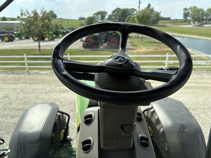 john-deere-8r-250-image-43