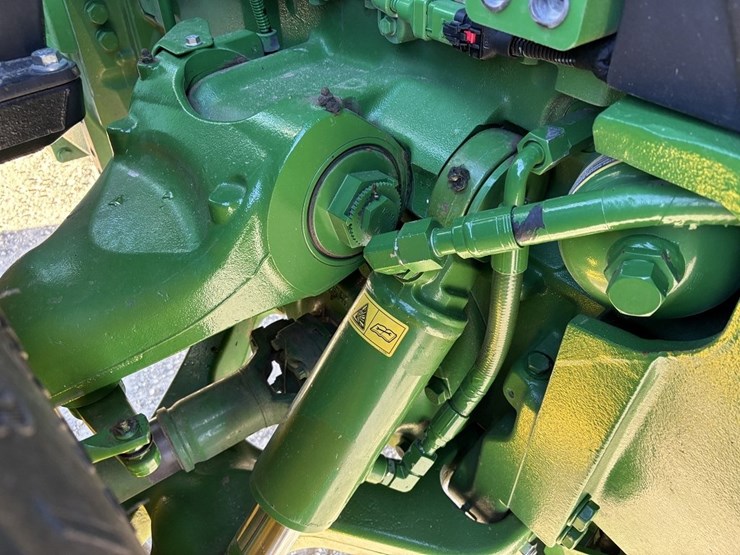 john-deere-8r-310-image-11