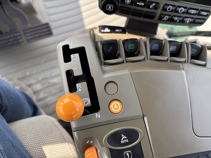 john-deere-8r-250-image-39