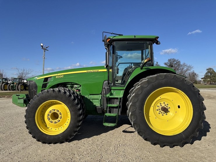 john-deere-8330-image-2
