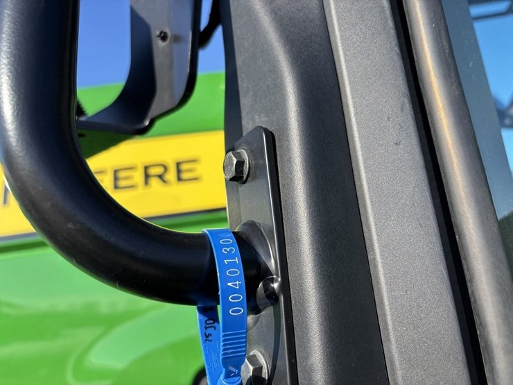 john-deere-8r-410-image-56