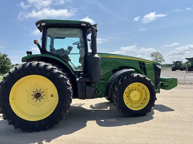 john-deere-8335r-image-6