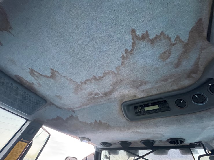 2002-new-holland-tm125-image-16