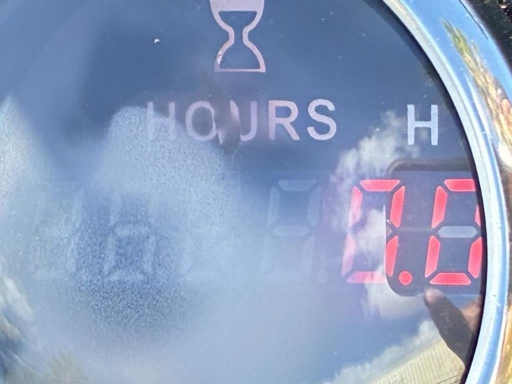 2025-mms-380r-skid-steer-track-loader-image-11